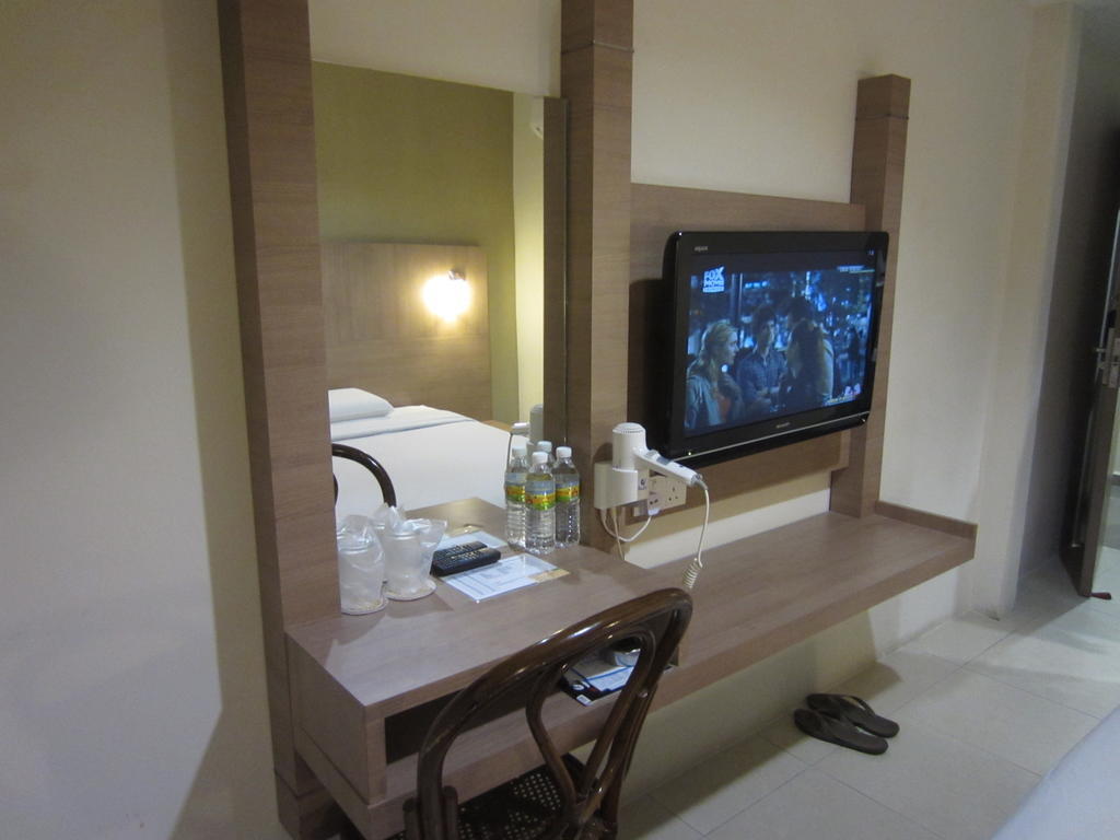 Radiant Hotel Sitiawan Kamer foto